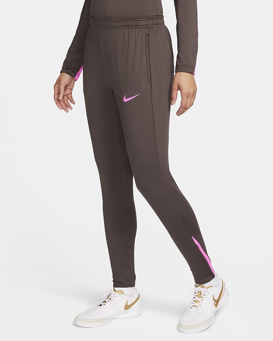 Pants de futbol Dri FIT para mujer Nike Strike. Nike